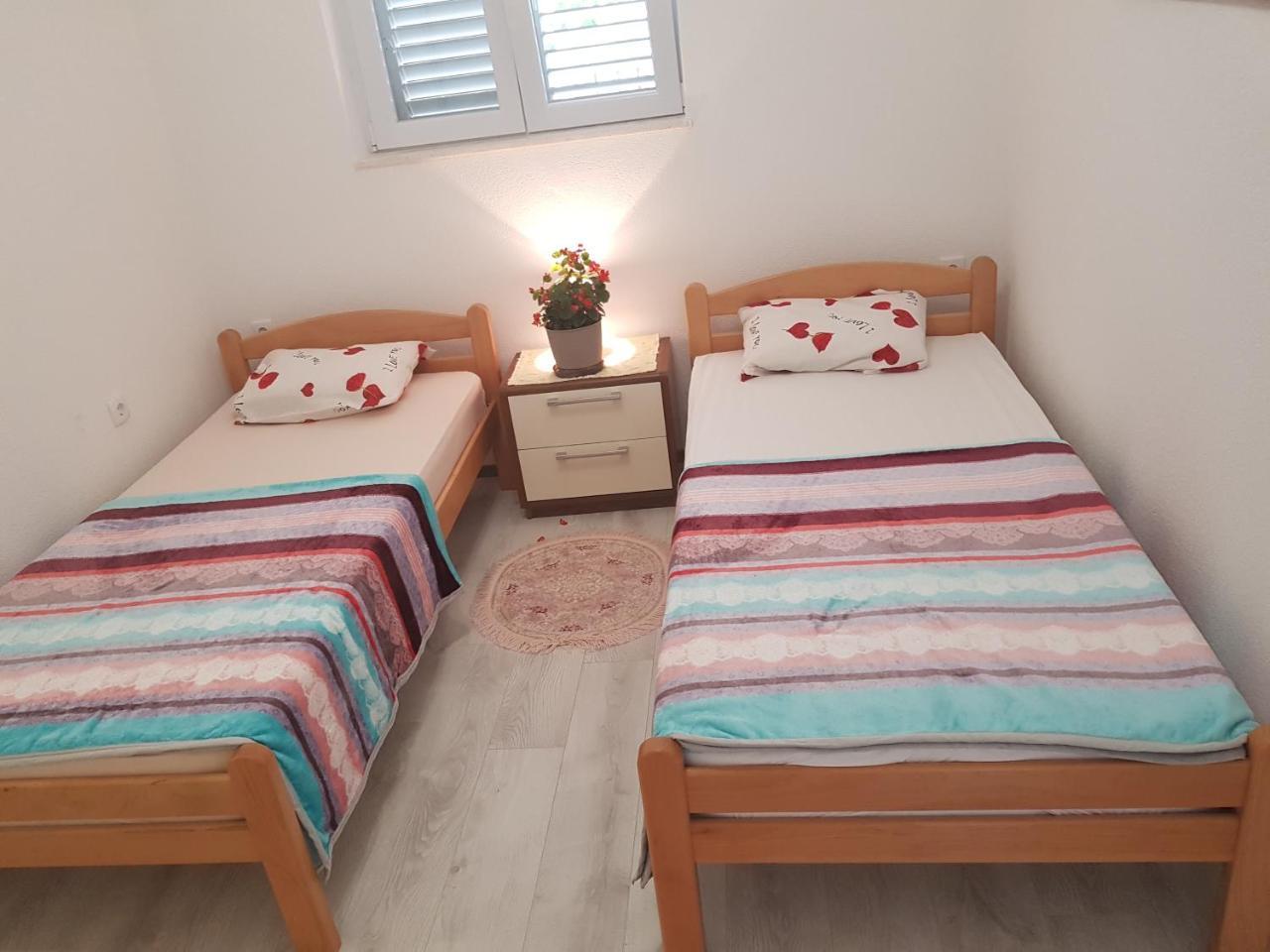 Apartments Maria Ivanica Стая снимка