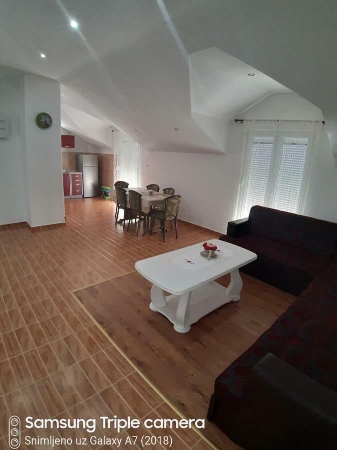 Apartments Maria Ivanica Екстериор снимка
